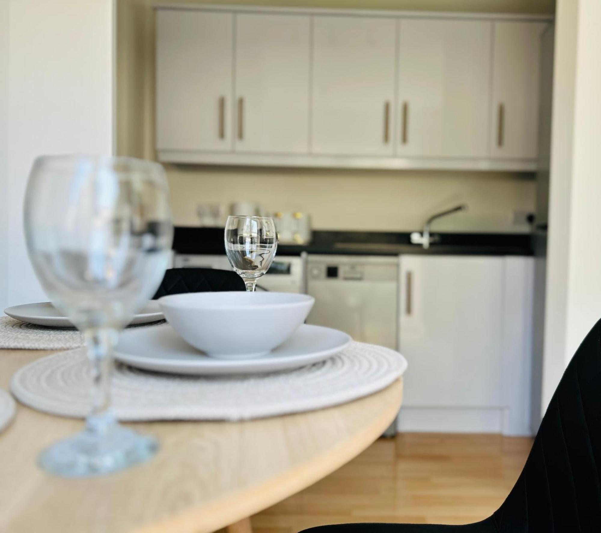 Modern Apartment Broad Gauge Way - Ideal For Work And Leisure 伍尔弗汉普顿 外观 照片