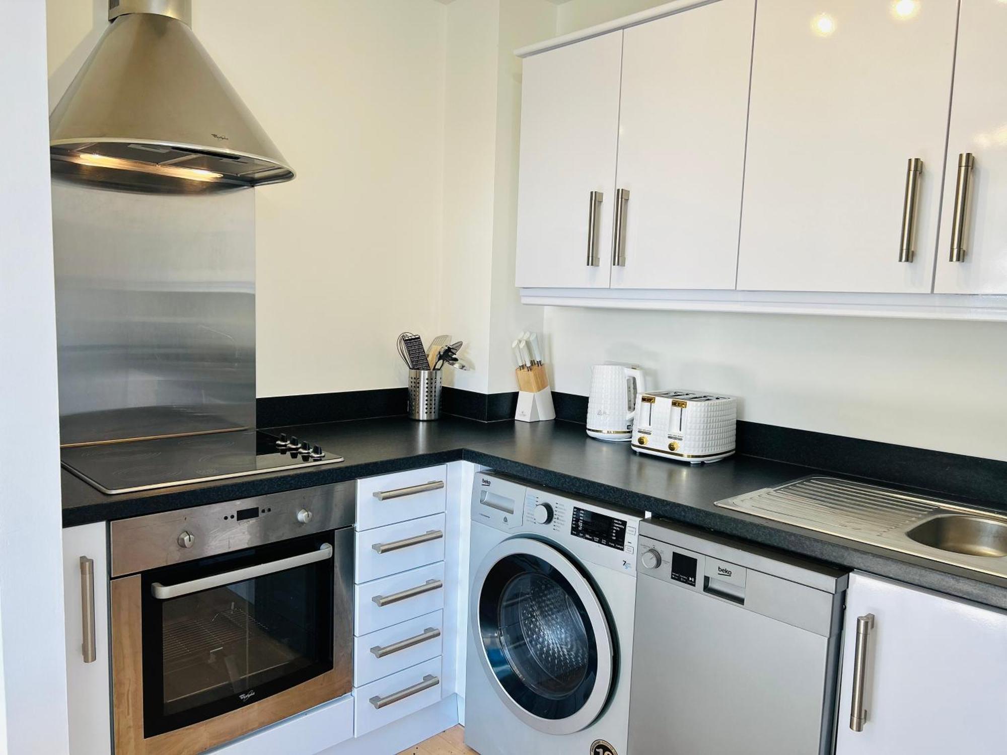 Modern Apartment Broad Gauge Way - Ideal For Work And Leisure 伍尔弗汉普顿 外观 照片